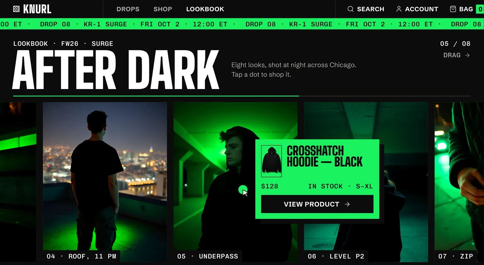 AFTER DARK lookbook'u: Chicago'da gece çekilmiş yatay kareler, alt geçitteki modelin üstündeki noktadan açılan Crosshatch Hoodie — Black ürün kartı